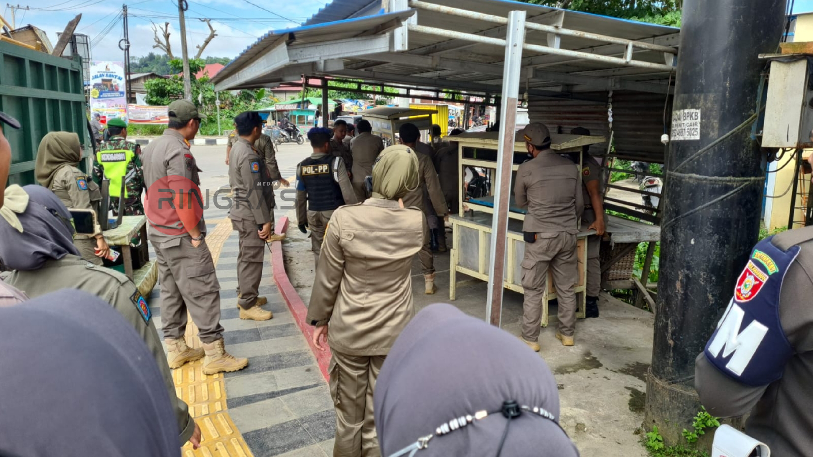 PKL Liar di Sambutan Ditertibkan Satpol PP Kota Samarinda